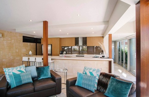 Eagle Bay Villa | Eagle Bay Beach Retreat Steps from the Sands