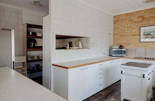 Eagle Bay House | Eagle Bay Eyrie—Serene Bushland Retreat by the Sea