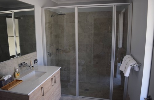 Eagle Bay Bed & Breakfast | Eagle Bay House - Winter Room