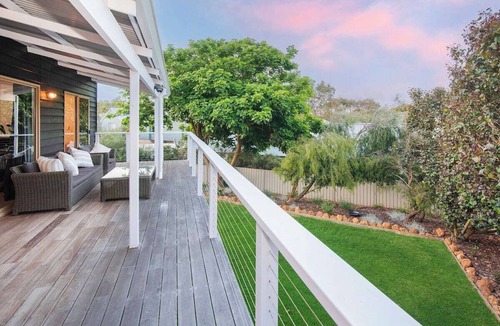 Eagle Bay House | Eagle Bay Summerhaus - over the road from beach