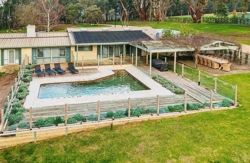 Main Ridge House | Eagle Rise - Stunning views through the vineyard