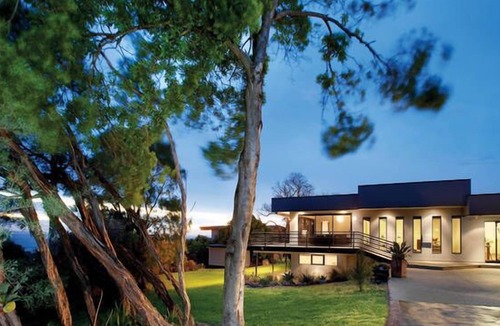 Dromana House | EAGLES VIEW DROMANA, COASTAL RETREAT, BAY VIEWS