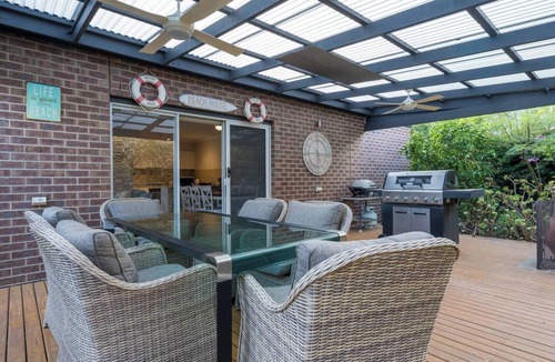 Capel Sound House | Eastbourne Escape A Family Haven by the Foreshore