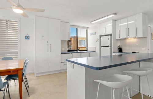 Golden Beach Apartment | Eastbourne U6, 80 Esplanade. Golden Beach