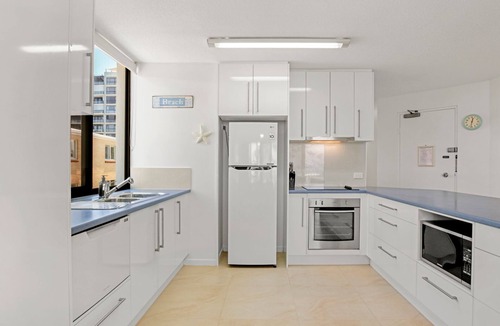 Golden Beach Apartment | Eastbourne U6, 80 Esplanade. Golden Beach
