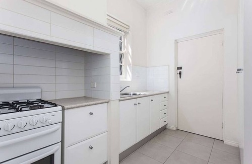 Hawthorn Apartment | EASTER SPECIAL
