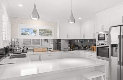 Terrigal Apartment | EASTER ! WOW factor : LUX TERRIGAL BEACH SEA LA VIE apartment