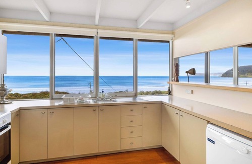 Eastern View House | Eastern Magic | Beach access at your door!