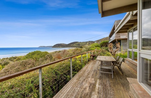 Eastern View House | Eastern Magic I Beach access at your door!