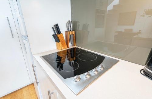 Lindisfarne House | Eastern Shore Escape - Panoramic Modern Comforts