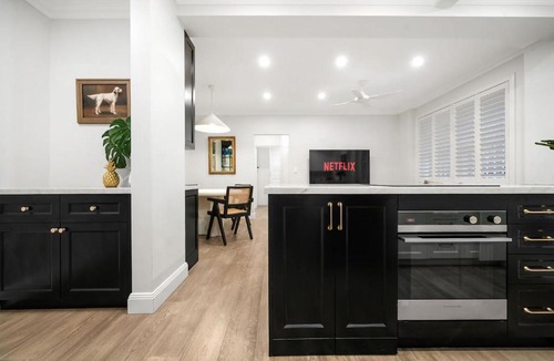 Rose Bay Apartment | Easy Access 2BR Flat with Parking in Rose Bay