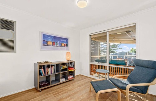Maslin Beach House | Easy Going, Family and Pet friendly Beachside Escape