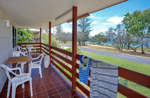 Woodgate House | Easy Living Beach Front Holiday Home!