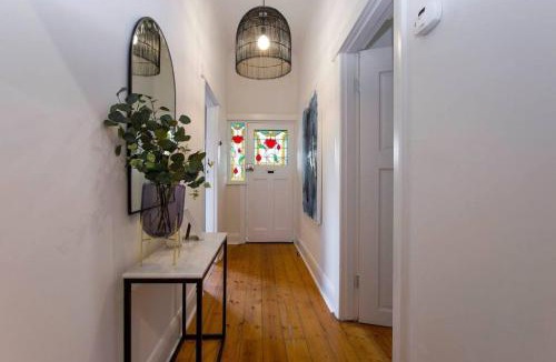Cumberland Park House | Eaton Cottage - Charming Hideaway Near Cafés & CBD
