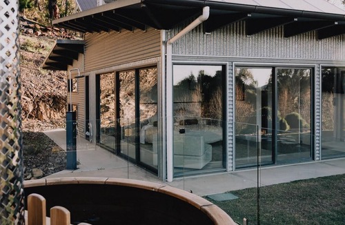 Buffalo River House | 'ECHO' - 1 Bedroom - Couples Retreat - an authentic nature-immersed escape