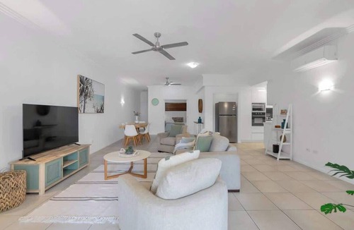 Cairns Central Business District Apartment | Eclipse—A Poolside Family Escape in the CBD