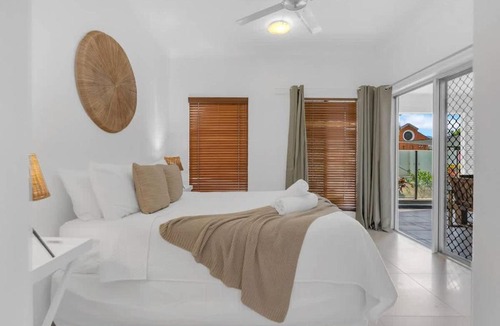 Cairns Central Business District Apartment | 'Eclipse' A Poolside Family Escape in the CBD