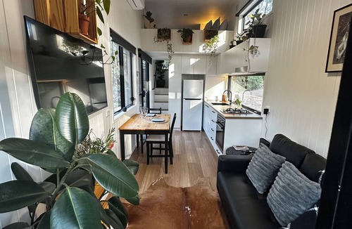 Pie Creek House | Eco-Friendly Tiny House Retreat | Private Chef Dining