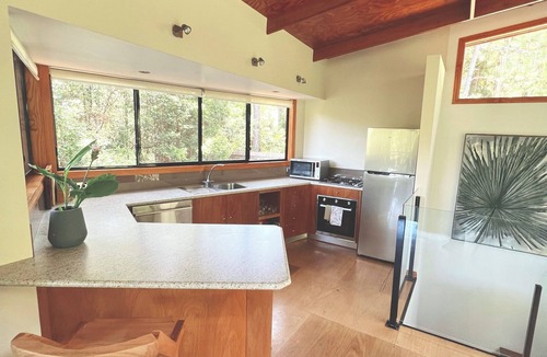 Smiths Creek Ski Chalet | Ecoasis Morning Mist Chalet – Romantic Rainforest Getaway