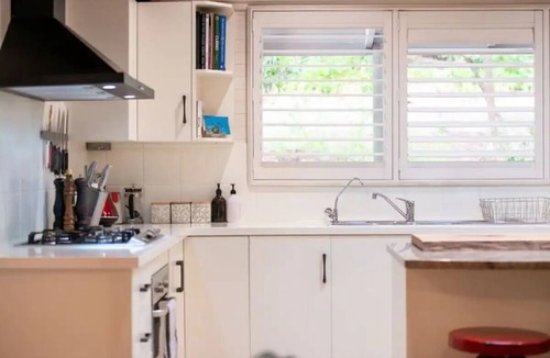 Aldgate House | Eden Gardens in the scenic Adelaide Hills (Aldgate village)