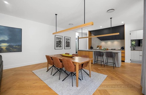 Fullarton House | Eden Haus Poolside Serenity near CBD and Bushland