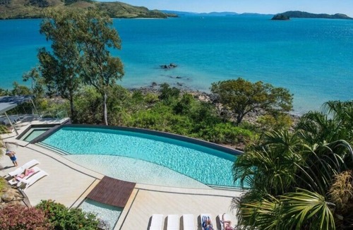 Hamilton Island Villa | Edge 16 Hamilton Island - oceanviews, golf buggy and transfers