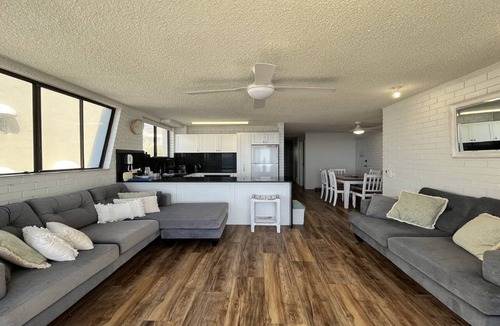 Caloundra Apartment | Edgecliffe 3 Kings Beach Unit With Ocean Views