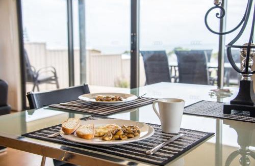 Kingscote House | Edgewater Escape Kangaroo Island