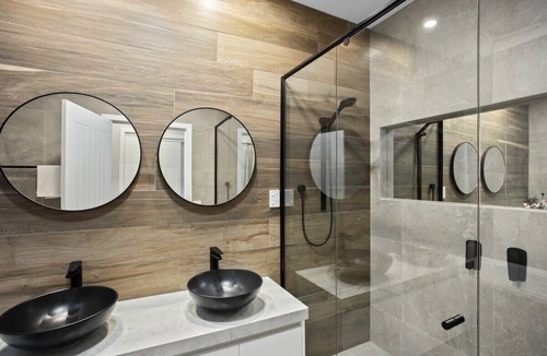 Clifton Springs House | Edgewater Luxury living By the sea