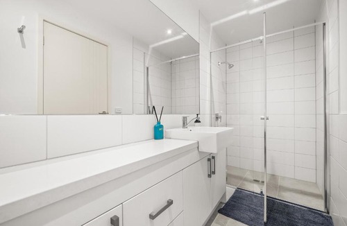 Fitzroy North House | Edi Gardens House, spacious and free parking