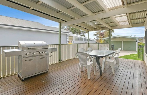 Glenroi House | Edward St - Cosy & Spacious, Pet Friendly