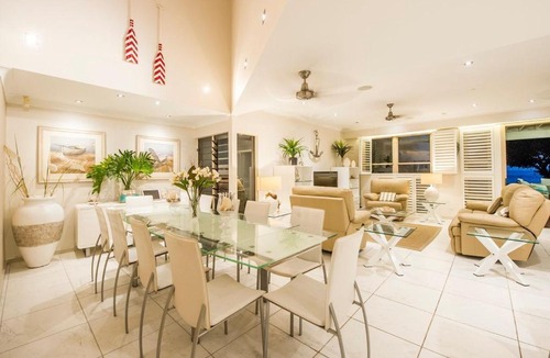 Picnic Bay House | Eeast on Picnic