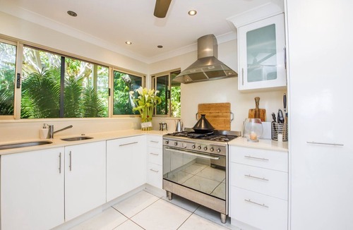 Picnic Bay House | EEAST on Picnic