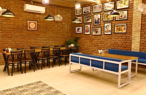 Bail Parao Hotel | Eeja Resto and Cafe