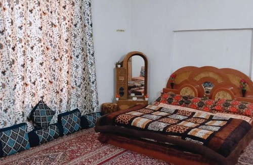 Rajbagh Apartment | Ehaan guest house