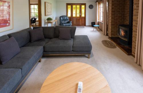 Eildon Hotel | Eildon Motel Main house
