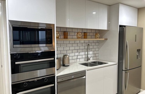 Belconnen Apartment | Elegant apartment with Skyline views. 5 min to Canberra university