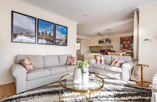 Coolbellup House | Elegant Hampton-Style Retreat , Tranquil Private Bedroom with Shared Bathroom