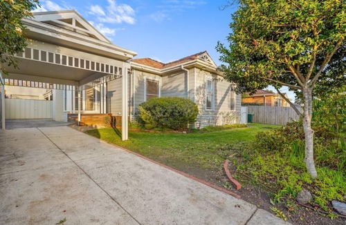 Ringwood House | Elegant Luxury - Family Entertainer in Ringwood