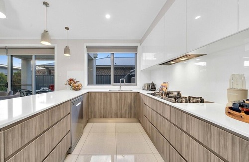 Klemzig House | Elegant Stay at Klemzig | Luxury on Adelaide City Fringe/CBD