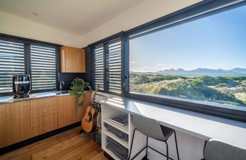 Dolphin Sands House | Elements - Freycinet Luxury Hosts