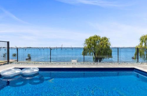Yarrawonga House | Elements on the Waters Edge, Yarrawonga