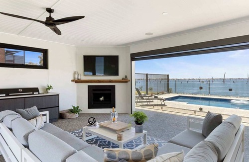 Yarrawonga House | Elements on Waters Edge - Winter Special