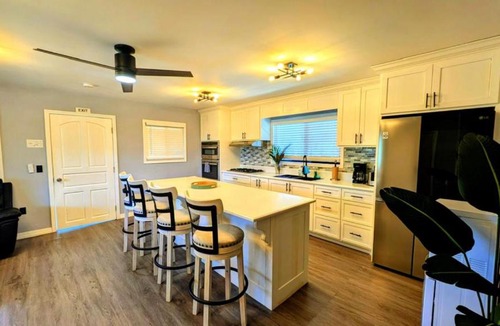 Santa Elena House | Elenas Modern 2BR Comfy Home