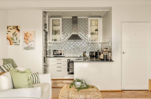 Avoca Beach Apartment | “Elenora #2” – Beachfront Apartment