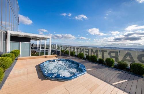 Heidelberg Heights Apartment | Elevated Escape - 2BR w Gym & Rooftop Spa