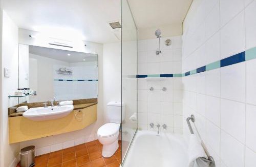 Darwin City Centre Apartment | Elevated Waterfront Living on the Esplanade's Edge
