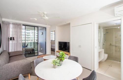 Hamilton Apartment | Elite elegance 2BR Hamilton Apartment with Parking