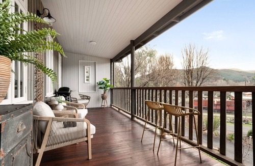 Bright House | Eliza's Bright
