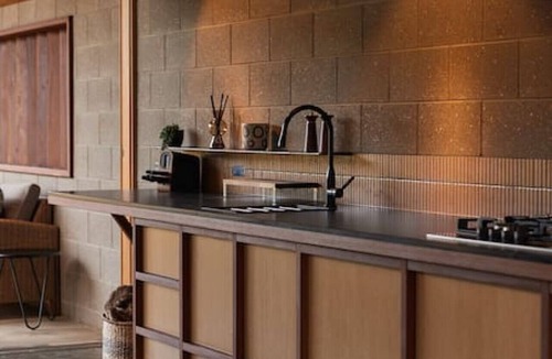 Torquay House | Ella`s Rest - Torquay